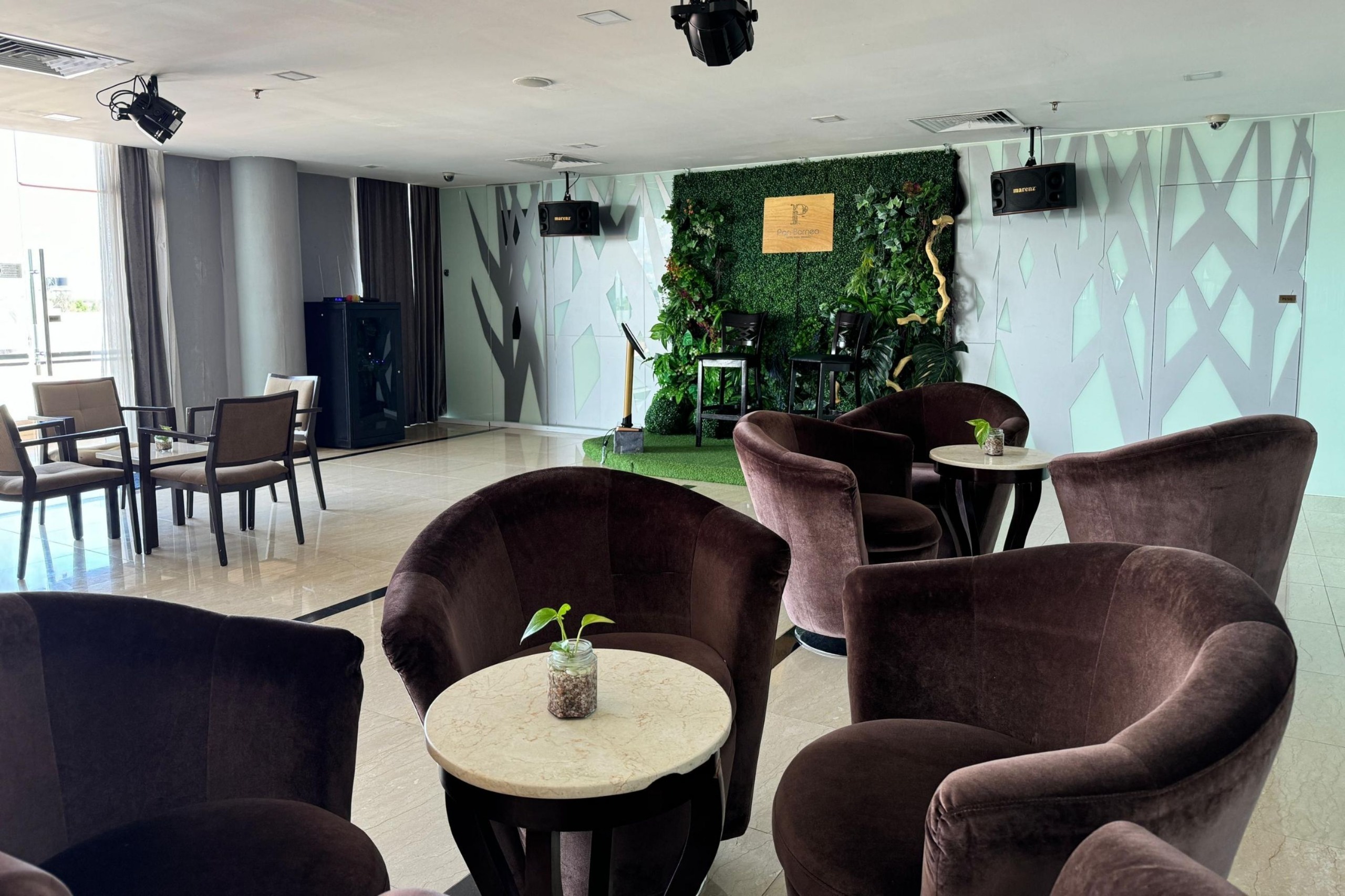KTV & Bar Lounge
